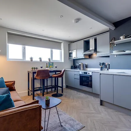 Cosy North Bay Vast Sea & Town Views