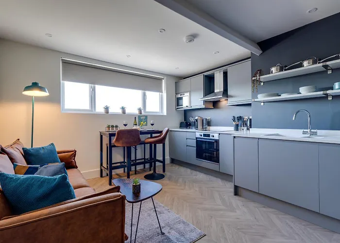 Cosy North Bay Vast Sea & Town Views