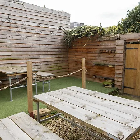 Cosy North Bay Vast Sea & Town Views *