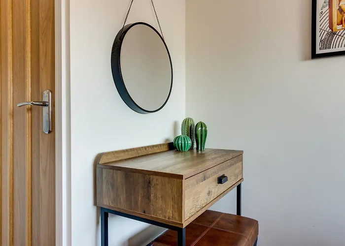 Cosy North Bay Vast Sea & Town Views *