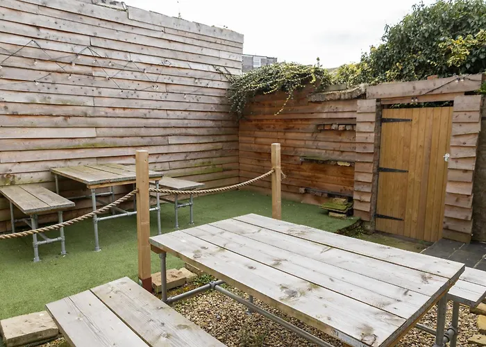 Cosy North Bay Vast Sea & Town Views *